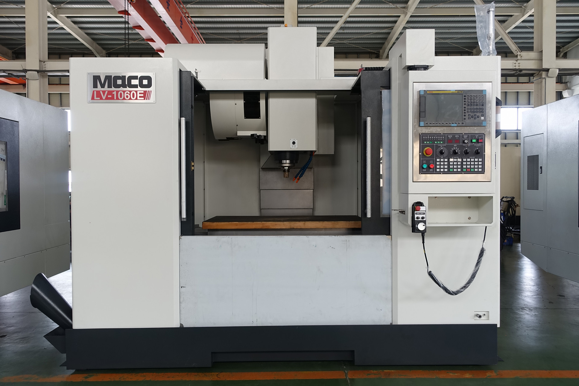 LV-1060E Vertical Milling 立式CNC